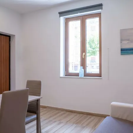 Sea Window Apartment *