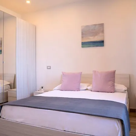 Sea Window Apartment